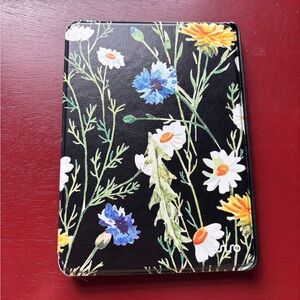 Floral Patterned Kindle Case